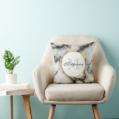 白モダン灰色の大理石と金ゴールドリボンモノグラム クッション (椅子)