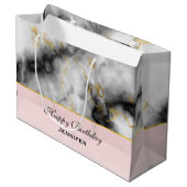 白モダン灰色の大理石、金ゴールドリボン誕生日 ラージペーパーバッグ (正面アングル)