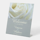 白モダン色の結婚バラの台座 台座サイン (正面)