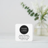 白モダン色カスタムロゴとQRコード スクエア名刺 (スタンド正面)