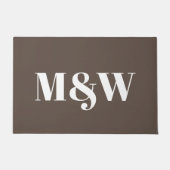 白モダン色対カスタムモノグラムイニシャル ドアマット (正面)