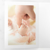 白モダン色6フォトコラージュベビー誕生 三つ折り案内状 (内部最初)