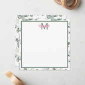 白モノグラムにピンク離れの花と緑の花 ノートカード (正面/裏面インサイチュ)