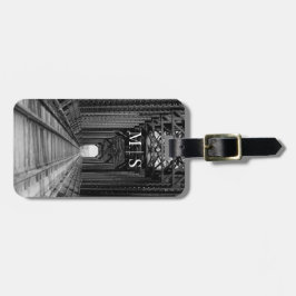 白モノグラムの黒のトレッスルブリッジ ラゲッジタグ