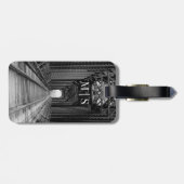 白モノグラムの黒のトレッスルブリッジ ラゲッジタグ (裏面横)