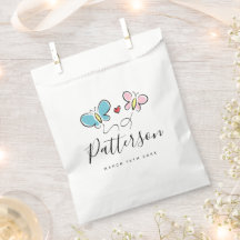 白人の結婚式で蝶のバッグが好き