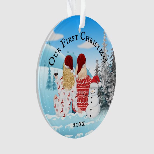 白人レズビアン夫婦の冬の雪だるま写真 オーナメント (正面)