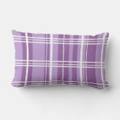 白伝統的で紫のシェードを格子模様 ランバークッション (裏面)