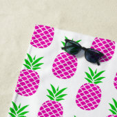 白名門私立校風のモノグラムのピンクと緑のパイナップル ビーチタオル (インサイチュ)