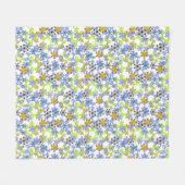 白地にカラフルな切り絵の雪の結晶 フリースブランケット (正面(横))