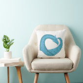 白地にターコイズのハートの竜 クッション (椅子)