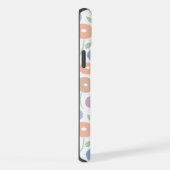 白地にパステルカラーのもふもふ花リピートパターン iPhoneケース (右側面)