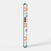 白地にパステルカラーのもふもふ花リピートパターン iPhone 15ケース (右側面)
