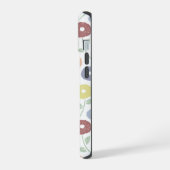 白地にパステルカラーのもふもふ花リピートパターン iPhone 15ケース (左側面)
