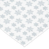 白地にライトブルーの雪の結晶模様 テーブルクロス (アングル)