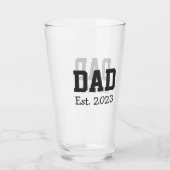 白地に大胆な黒文字「Dad Established」 タンブラーグラス (正面)
