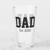 白地に太字のブラックテキストで「Dad Established」 タンブラーグラス (正面)