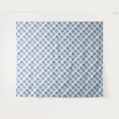白地に青い刺繍のオーナメント タペストリー (正面(横))