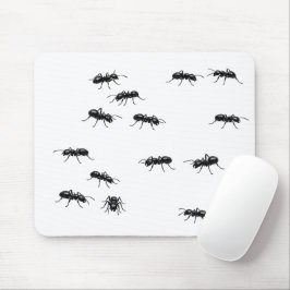 白地に黒いアリ マウスパッド