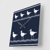 白地の柔らかい海軍のサンドパイパー スクエア壁時計 (傾斜)