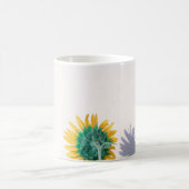 白壁に青と黄の花 コーヒーマグカップ (中央)