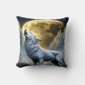 白威厳のある狼が満月の下で吠える クッション (正面)