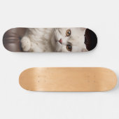 白威厳のある猫 スケートボード (横)