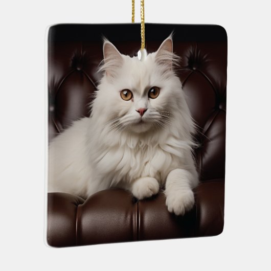 白威厳のある猫 セラミックオーナメント (右)