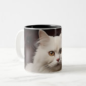 白威厳のある猫 ツートーンマグカップ (正面左)