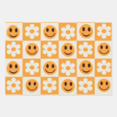白市松模様に花とオレンジの笑顔の顔 ラッピングペーパーシート (正面)