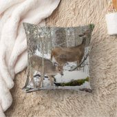 白後につかれたシカの装飾用クッション クッション (ブランケット)