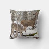 白後につかれたシカの装飾用クッション クッション (裏面)