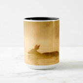 白後につかれたシカのcrossing湖 マグカップ (中央)