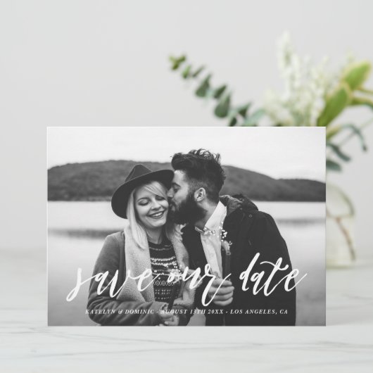 白手文字のスクリプト写真の日付の保存 セーブザデート (スタンド正面)