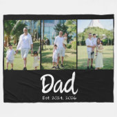 白抜きスクリプトの「Dad Established」3枚の写真 フリースブランケット (正面(横))