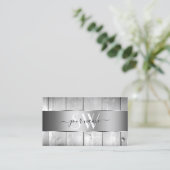 白木板木目とモノグラムシルバー 名刺 (スタンド正面)