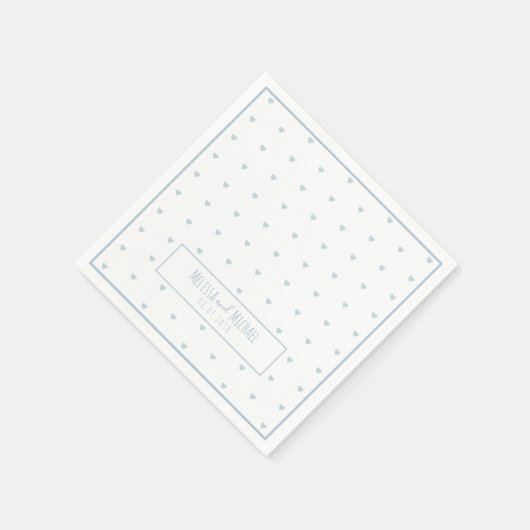 白淡い色の色の小ハートに青い小結婚色の模様 スタンダードカクテルナプキン (角)
