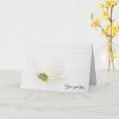 白漆喰の木にコスモスの花 カード (黄色い花)