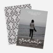 白灰色の卒業写真のお知らせ 案内状