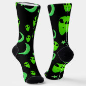 白熱［赤熱］光を放つエイリアン、三日月と黒の星 ソックス (傾斜あり)