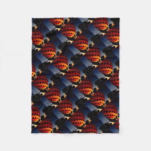 白熱［赤熱］光を放つ気球 フリースブランケット (正面)