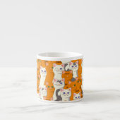 白猫と生姜の猫が緑の目を青く描く エスプレッソカップ (正面)