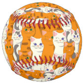 白猫と生姜の猫が緑の目を青く描く ソフトボール (裏面)