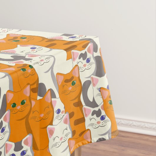 白猫と生姜の猫が緑の目を青く描く テーブルクロス (インサイチュ)