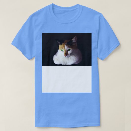 白猫グリーンアイ1 Tシャツ (デザイン正面)