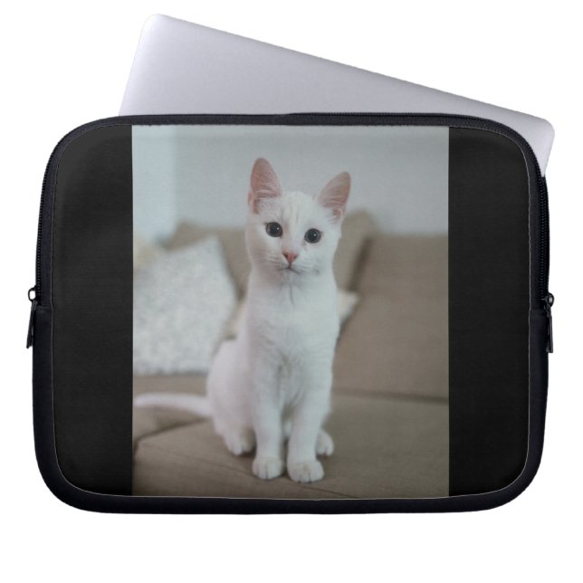 白猫 | Zazzle_Growstore ラップトップスリーブ (正面)