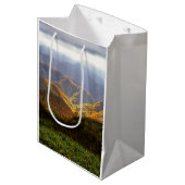 白神山地に照らす太陽 ミディアムペーパーバッグ (正面アングル)