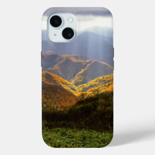 白神山地に照らす太陽 iPhone 15ケース