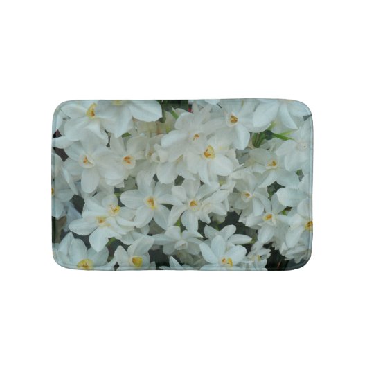 白紙水仙の繊細な白い花 バスマット (正面)
