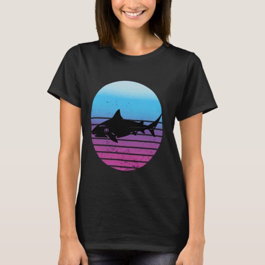 白素晴らしサメ海シルエットサメA Tシャツ (正面)